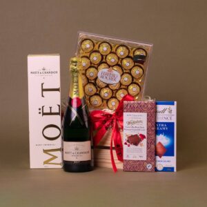 FNP Piccolo Champagne Gift Hamper